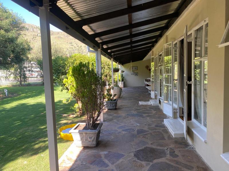 To Let 4 Bedroom Property for Rent in Bergsig Eastern Cape